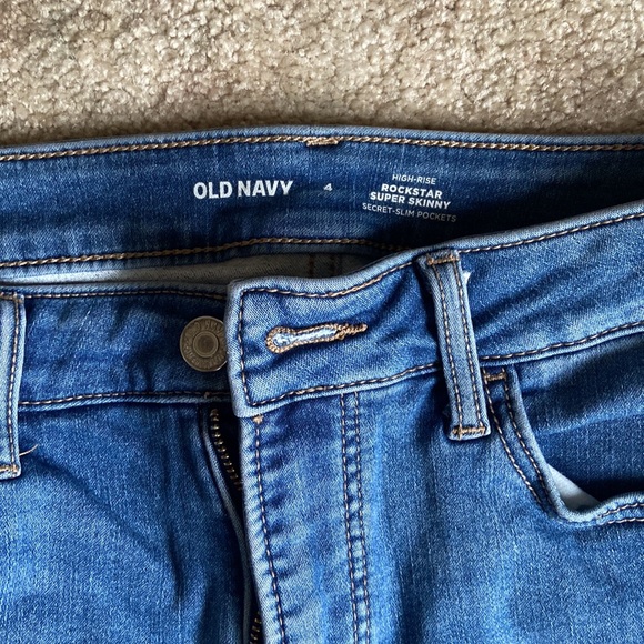 Old Navy Rockstar Super Skinny warm -lined jeans  size 4 - Picture 2 of 4